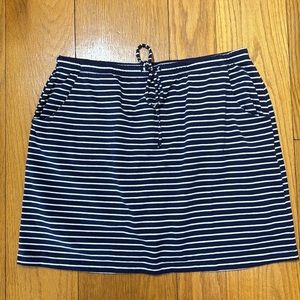 Emily Daniel’s Womens Petite Large PL Navy Blue and White Stripe Skort